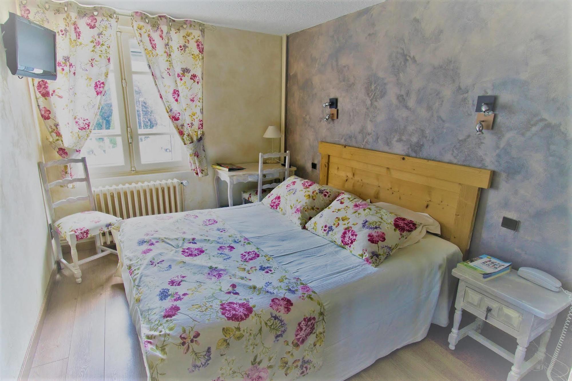 Logis Hotel Restaurant Planes Saillagouse Zewnętrze zdjęcie